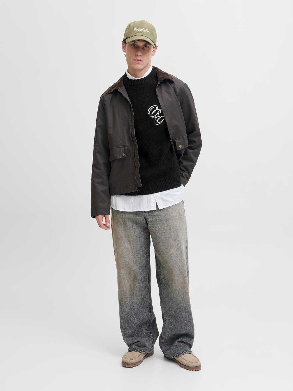 model_shot-front_full